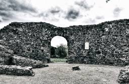 Symbolbild: „Turm‐und‐Wall-Fehler“, Fotograf: Michael Garlick, Creative Commons Attribution Share-alike license 2.0; Wikimedia Commons
